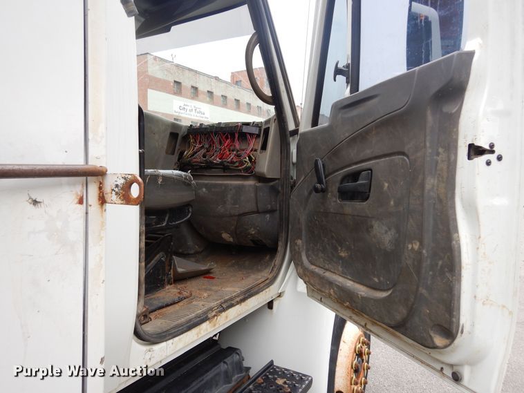 image for item JK9999 2008 International 4400  utility / service truck