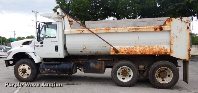 image for item JL9000 2008 International WorkStar 7400  dump truck