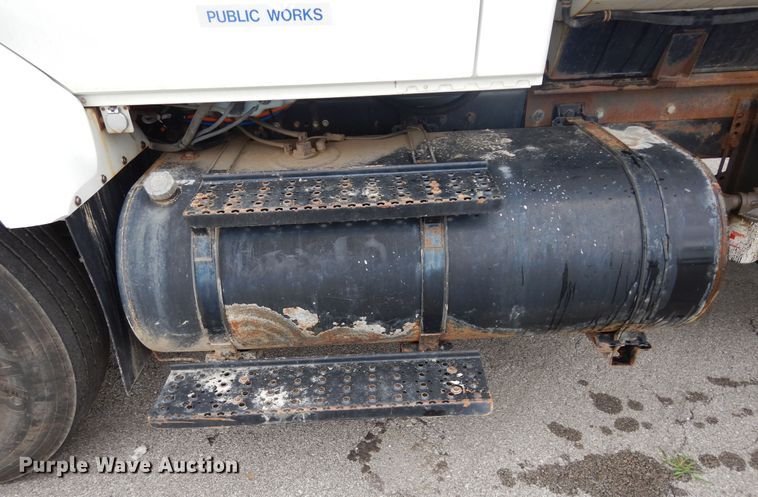 image for item JL9000 2008 International WorkStar 7400  dump truck