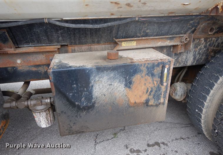 image for item JL9000 2008 International WorkStar 7400  dump truck