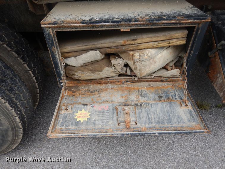 image for item JL9000 2008 International WorkStar 7400  dump truck