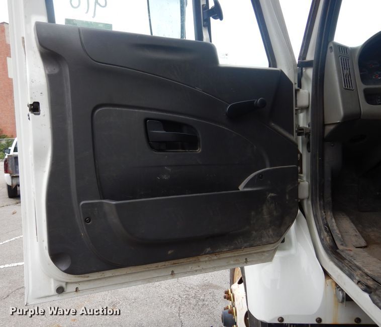 image for item JL9000 2008 International WorkStar 7400  dump truck