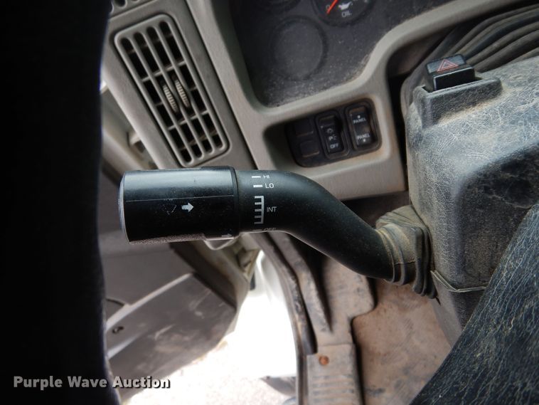 image for item JL9000 2008 International WorkStar 7400  dump truck