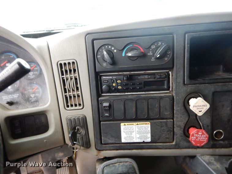 image for item JL9000 2008 International WorkStar 7400  dump truck