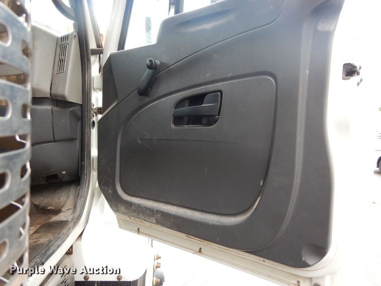 image for item JL9000 2008 International WorkStar 7400  dump truck