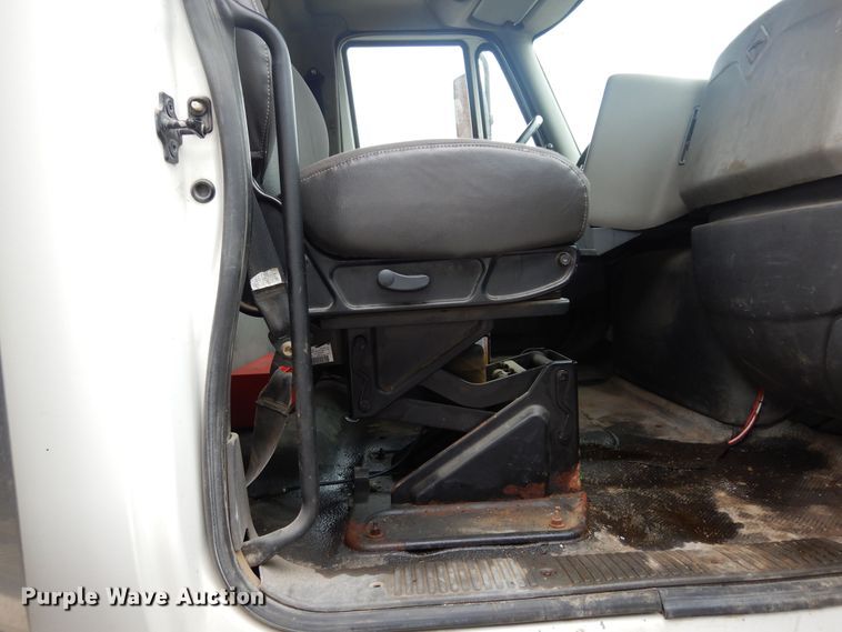 image for item JL9000 2008 International WorkStar 7400  dump truck