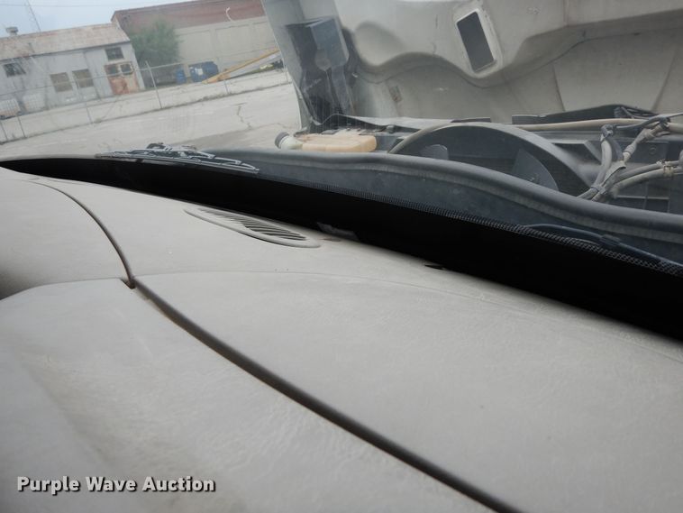 image for item JL9000 2008 International WorkStar 7400  dump truck