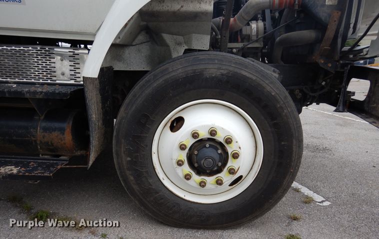 image for item JL9000 2008 International WorkStar 7400  dump truck