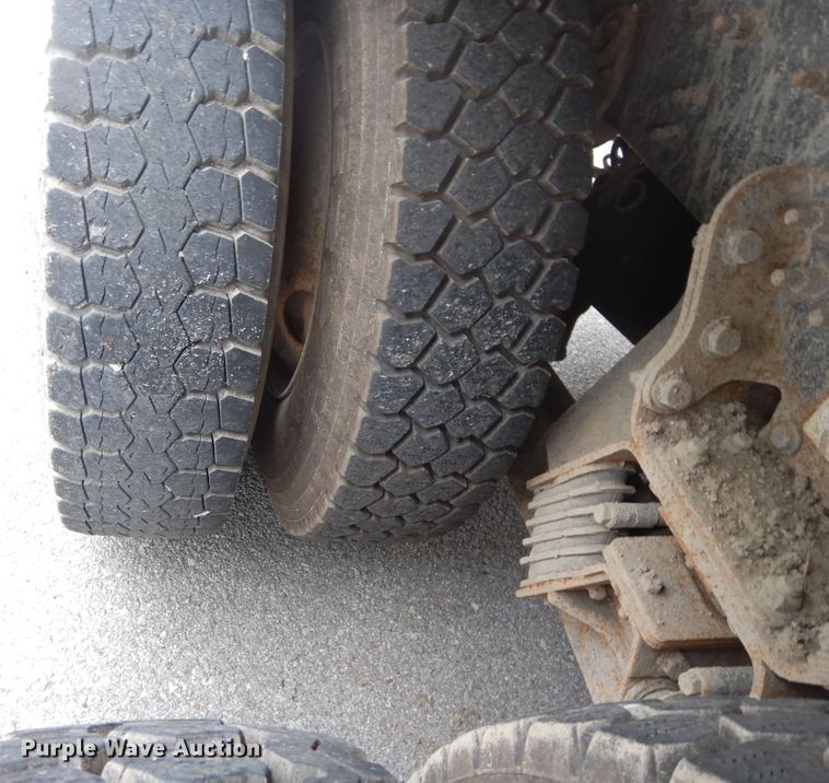 image for item JL9000 2008 International WorkStar 7400  dump truck