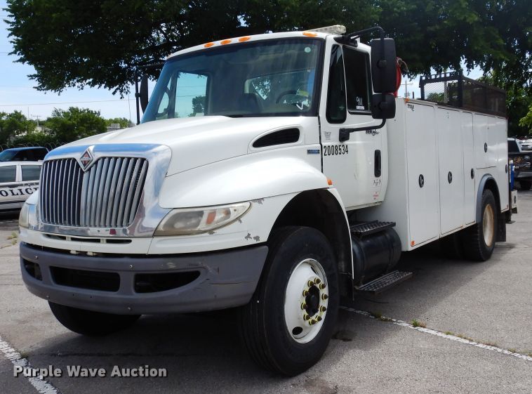 image for item JL9001 2008 International 4400  utility / service truck