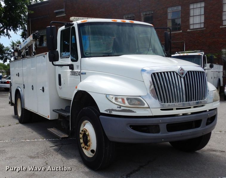 image for item JL9001 2008 International 4400  utility / service truck