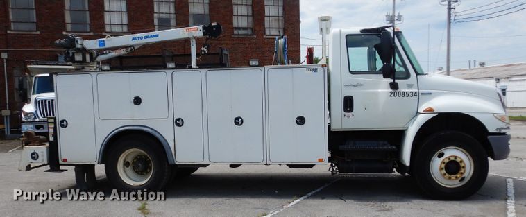 image for item JL9001 2008 International 4400  utility / service truck