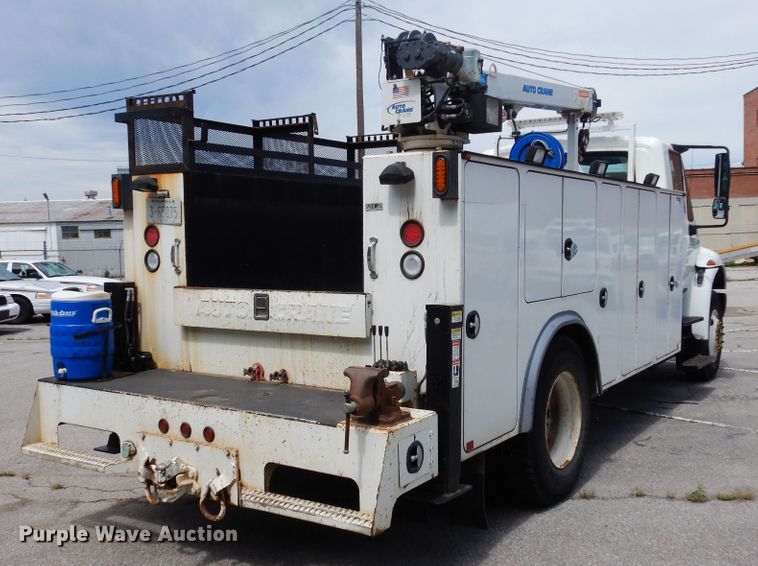 image for item JL9001 2008 International 4400  utility / service truck