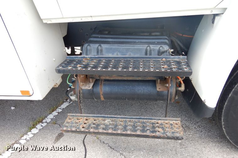 image for item JL9001 2008 International 4400  utility / service truck