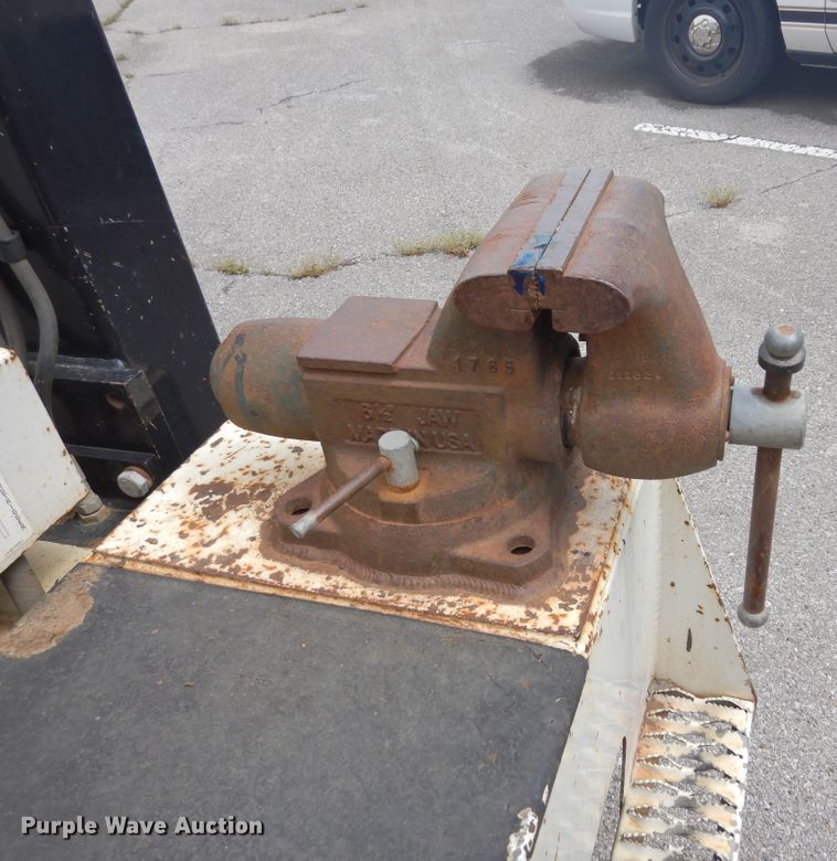 image for item JL9001 2008 International 4400  utility / service truck