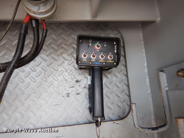 image for item JL9001 2008 International 4400  utility / service truck