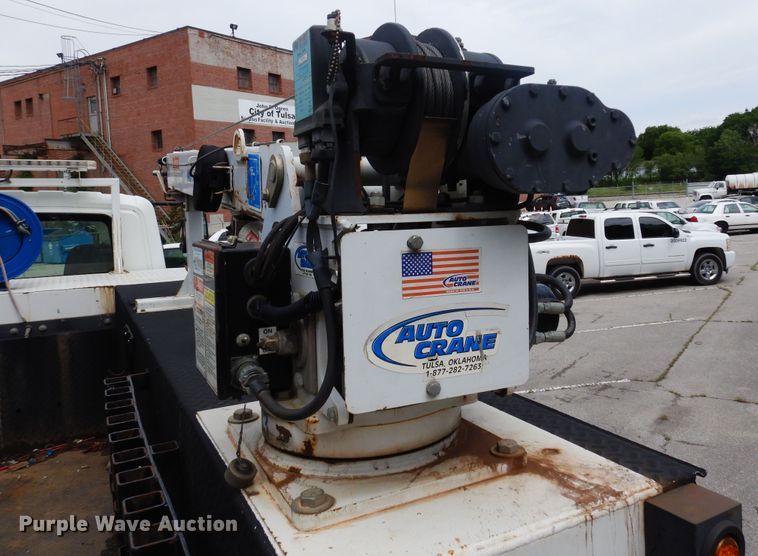 image for item JL9001 2008 International 4400  utility / service truck