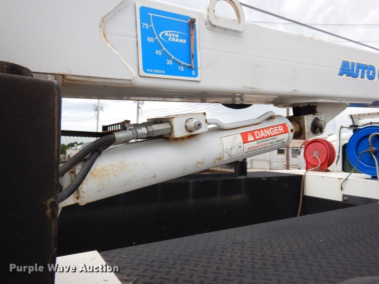 image for item JL9001 2008 International 4400  utility / service truck