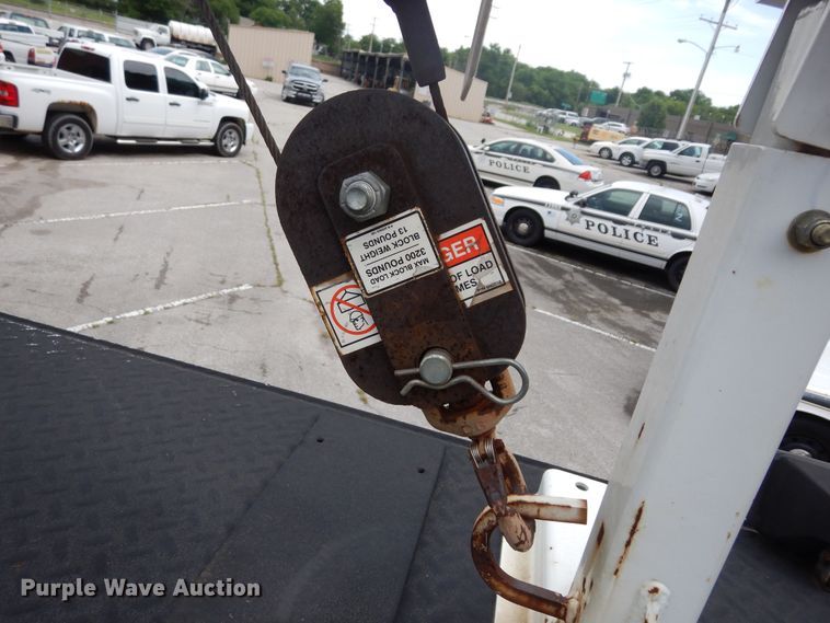 image for item JL9001 2008 International 4400  utility / service truck