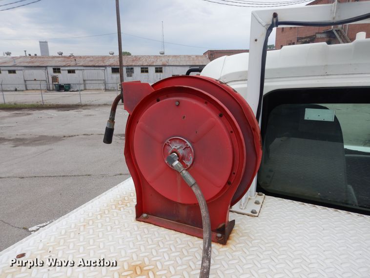 image for item JL9001 2008 International 4400  utility / service truck