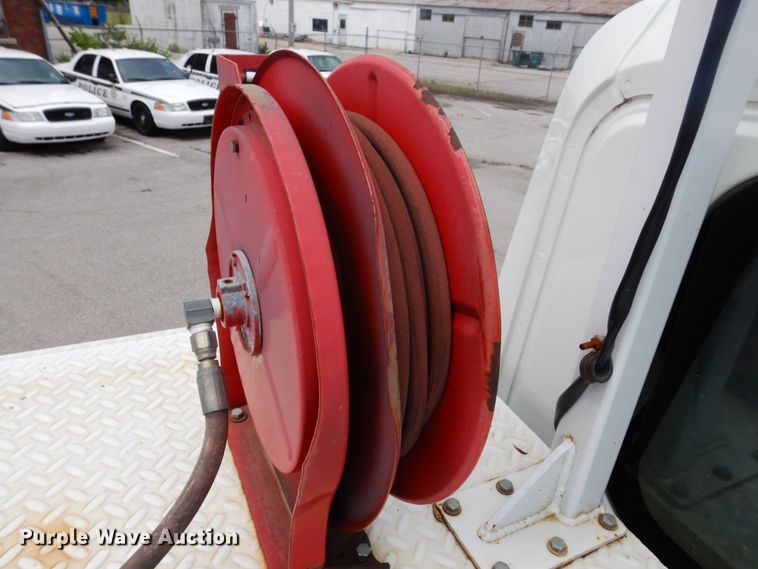 image for item JL9001 2008 International 4400  utility / service truck