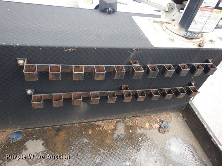 image for item JL9001 2008 International 4400  utility / service truck