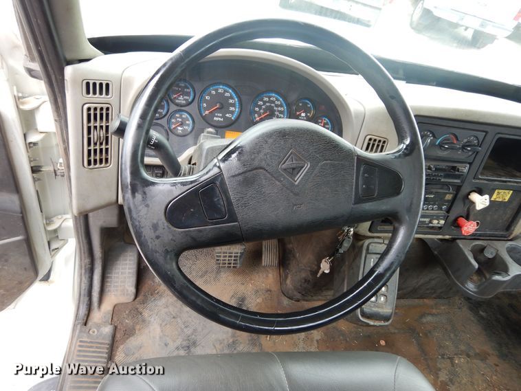 image for item JL9001 2008 International 4400  utility / service truck