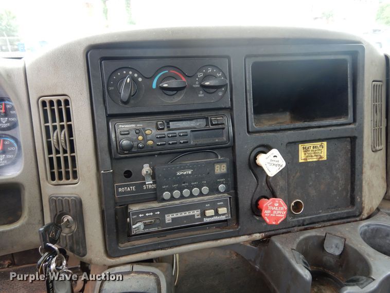 image for item JL9001 2008 International 4400  utility / service truck