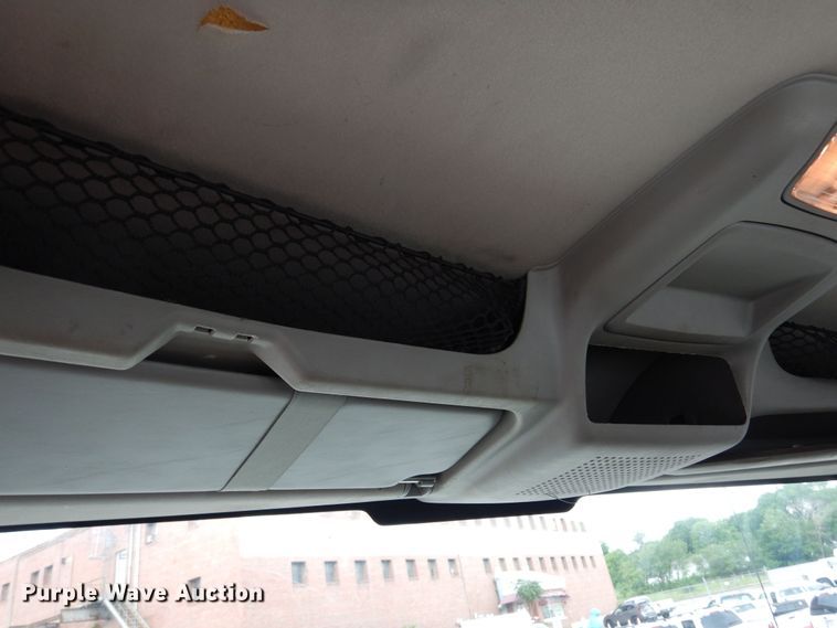 image for item JL9001 2008 International 4400  utility / service truck