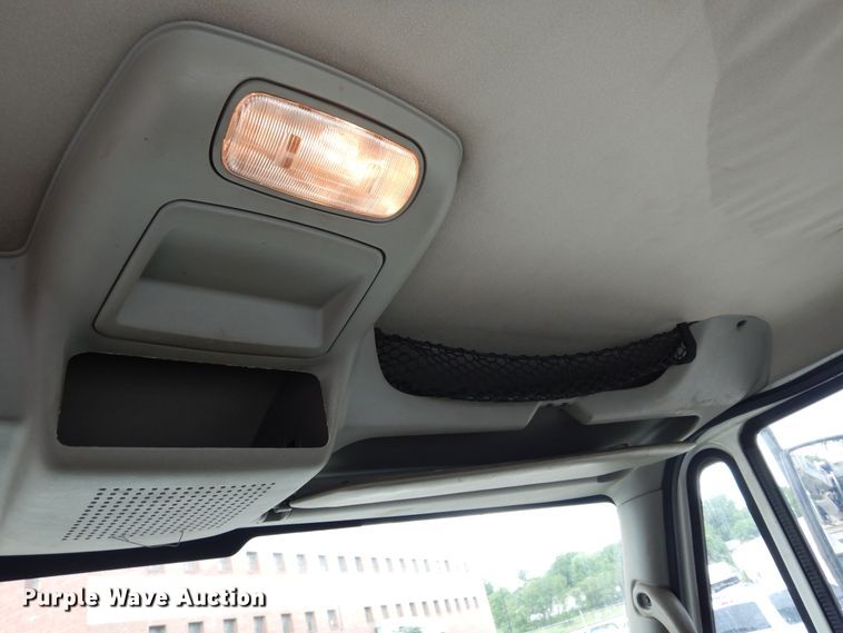 image for item JL9001 2008 International 4400  utility / service truck