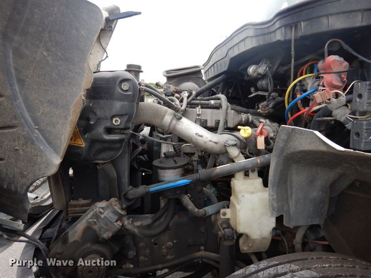 image for item JL9001 2008 International 4400  utility / service truck