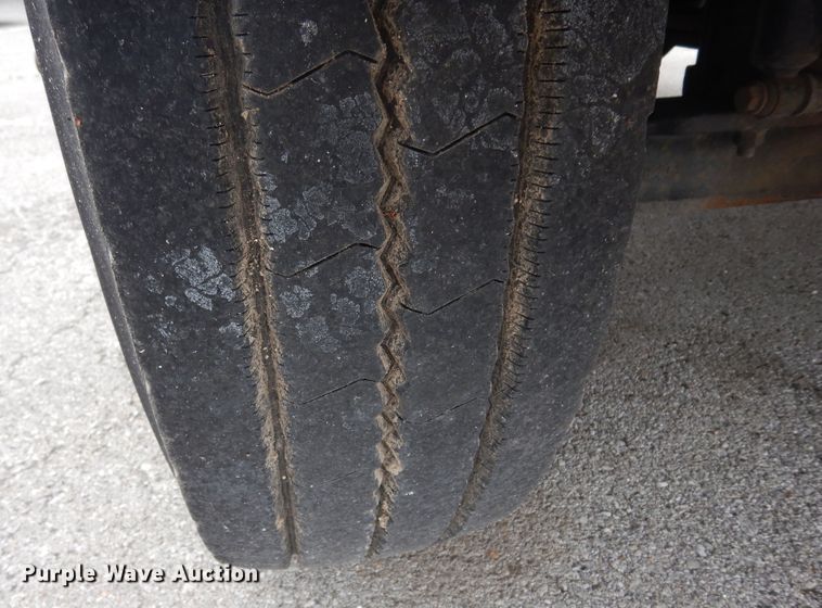 image for item JL9001 2008 International 4400  utility / service truck