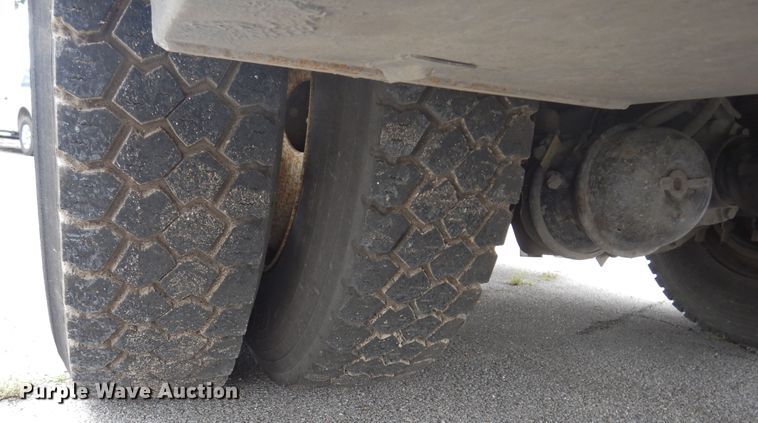 image for item JL9001 2008 International 4400  utility / service truck