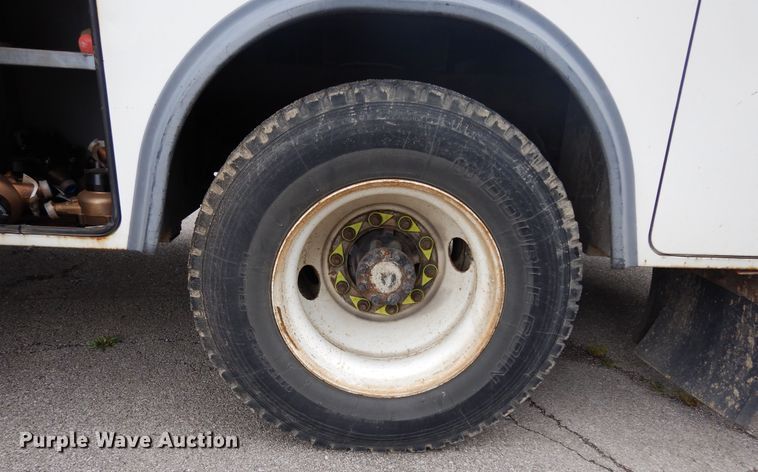 image for item JL9001 2008 International 4400  utility / service truck