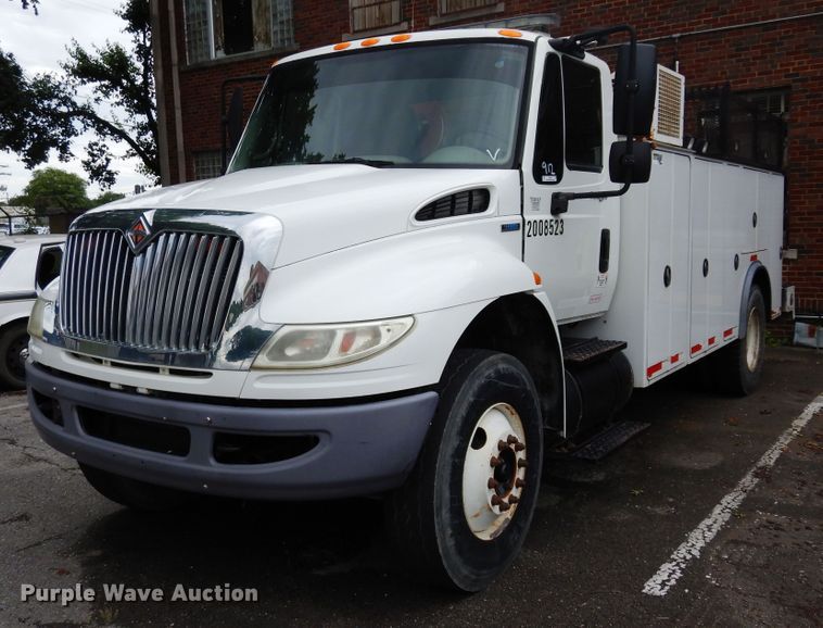 image for item JL9002 2008 International 4400  utility / service truck