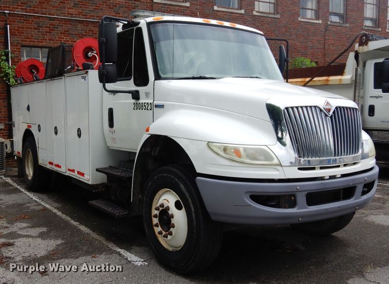 image for item JL9002 2008 International 4400  utility / service truck