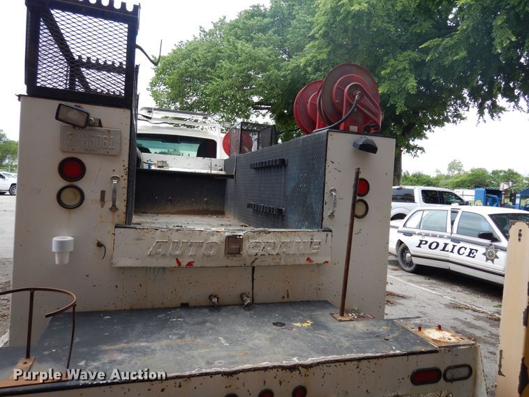 image for item JL9002 2008 International 4400  utility / service truck