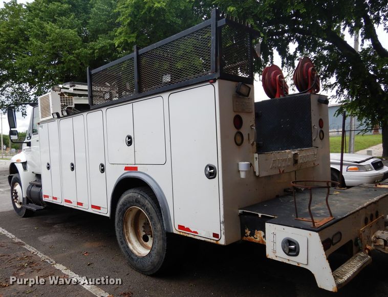 image for item JL9002 2008 International 4400  utility / service truck