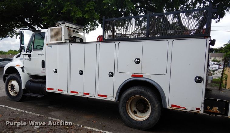 image for item JL9002 2008 International 4400  utility / service truck