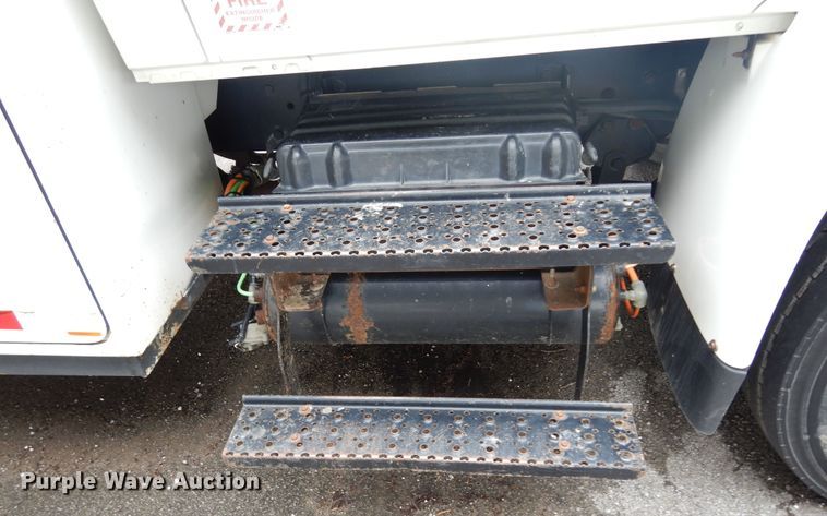 image for item JL9002 2008 International 4400  utility / service truck