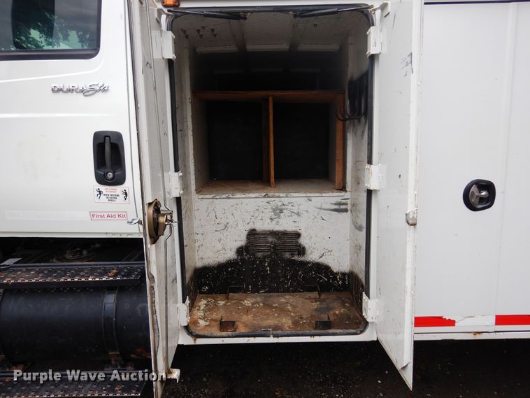 image for item JL9002 2008 International 4400  utility / service truck