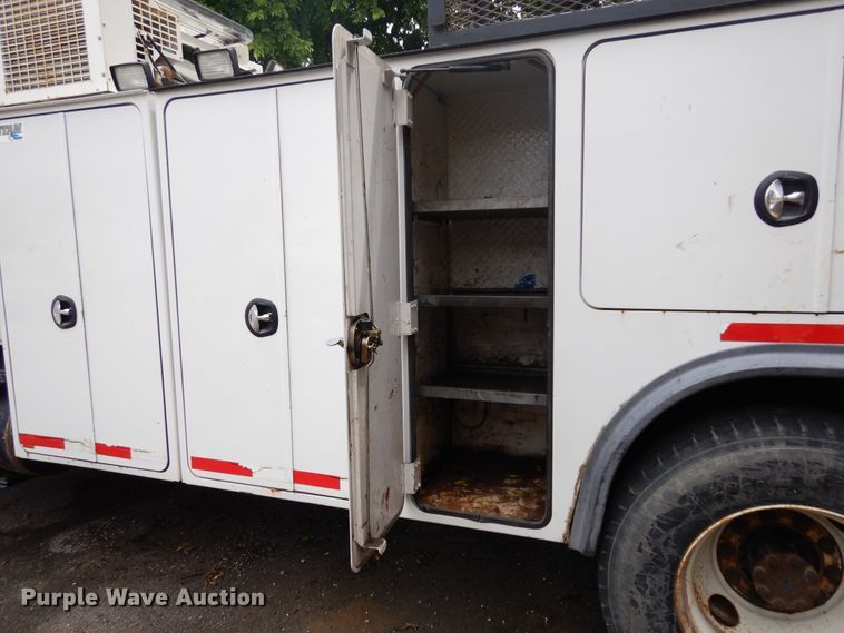 image for item JL9002 2008 International 4400  utility / service truck