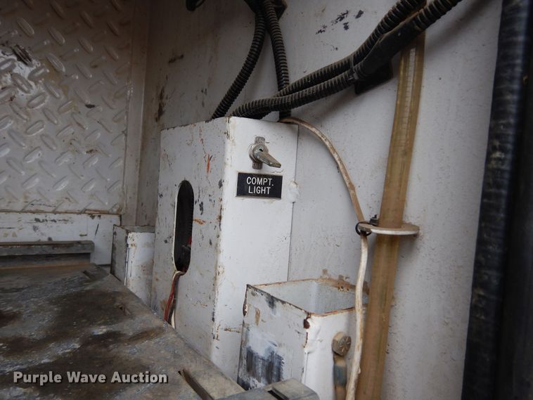 image for item JL9002 2008 International 4400  utility / service truck