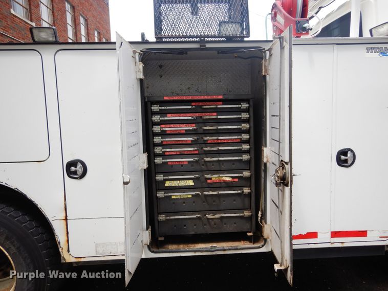 image for item JL9002 2008 International 4400  utility / service truck