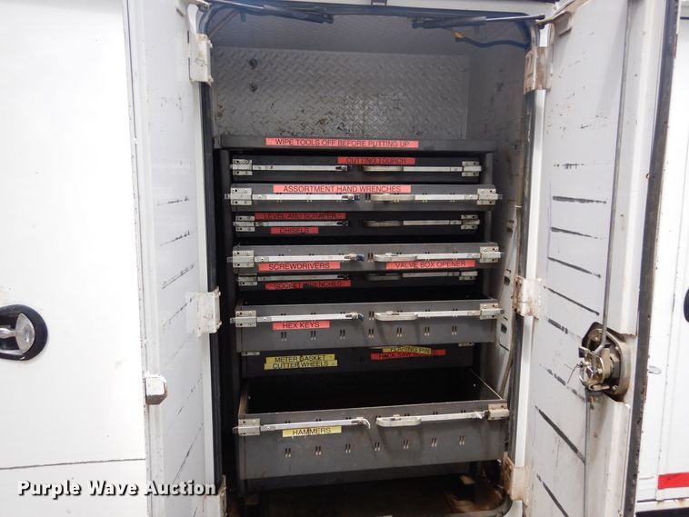 image for item JL9002 2008 International 4400  utility / service truck