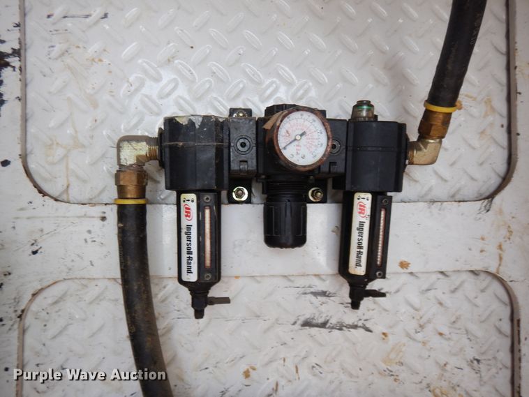 image for item JL9002 2008 International 4400  utility / service truck