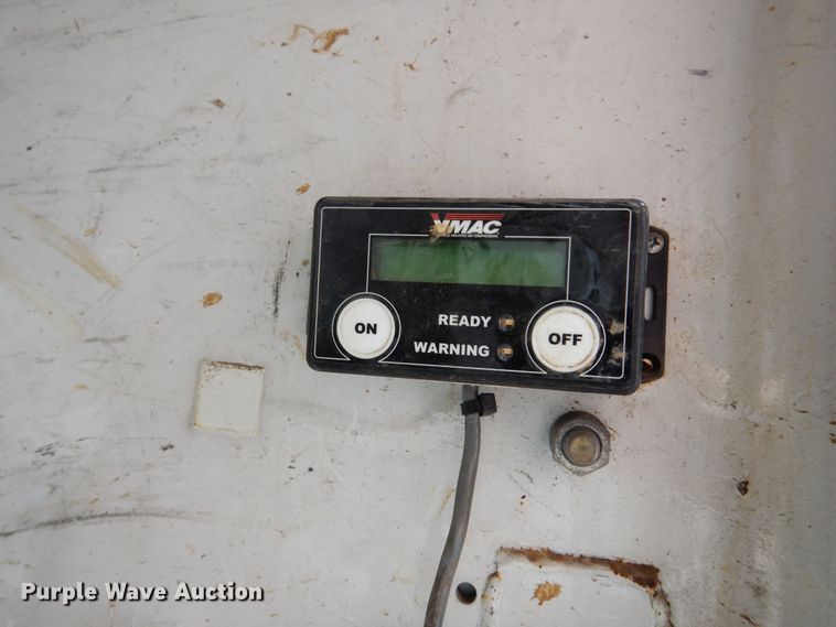 image for item JL9002 2008 International 4400  utility / service truck