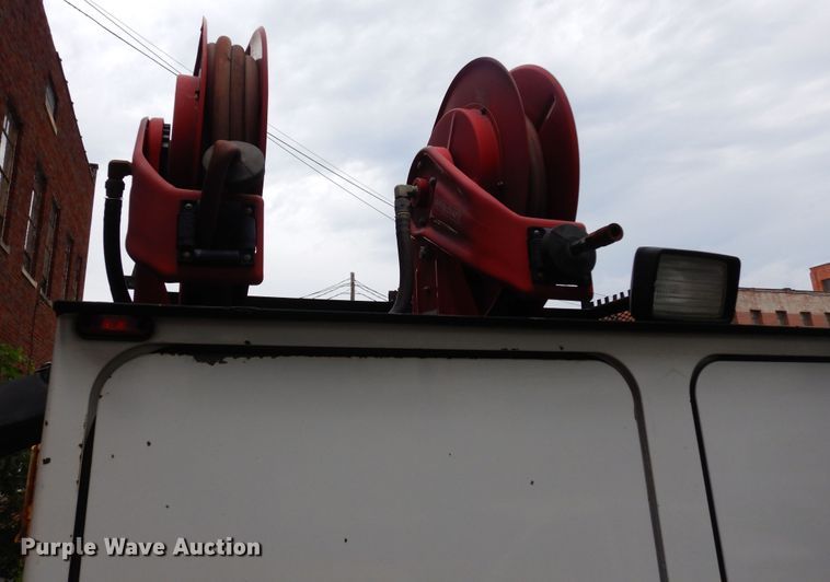 image for item JL9002 2008 International 4400  utility / service truck