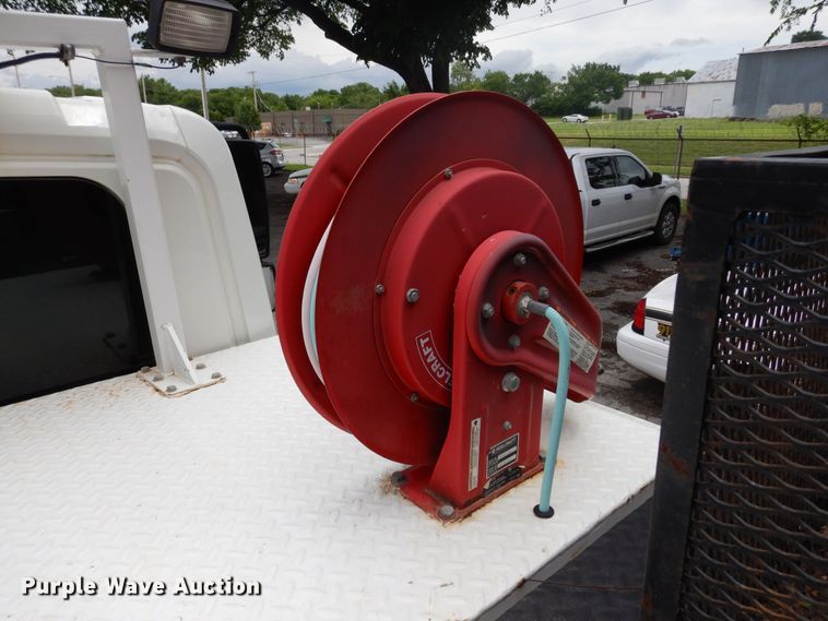 image for item JL9002 2008 International 4400  utility / service truck