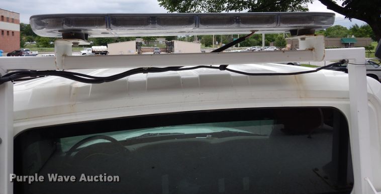 image for item JL9002 2008 International 4400  utility / service truck